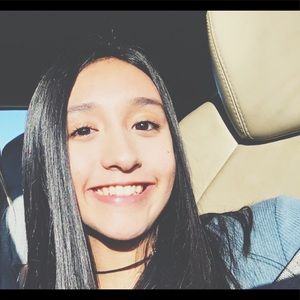 Meet your Posher, Adilene